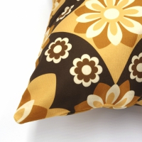 Retro kussenhoes bruin bloemen | 45 x 45 cm