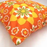 Retro kussenhoes oranje bloemen | 45 x 45 cm